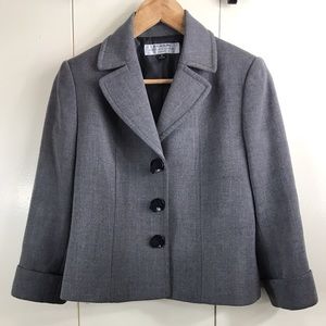 Women’s Blazer Tahari Arthur S. Levine Three Button Blazer Jacket Size 2P Gray